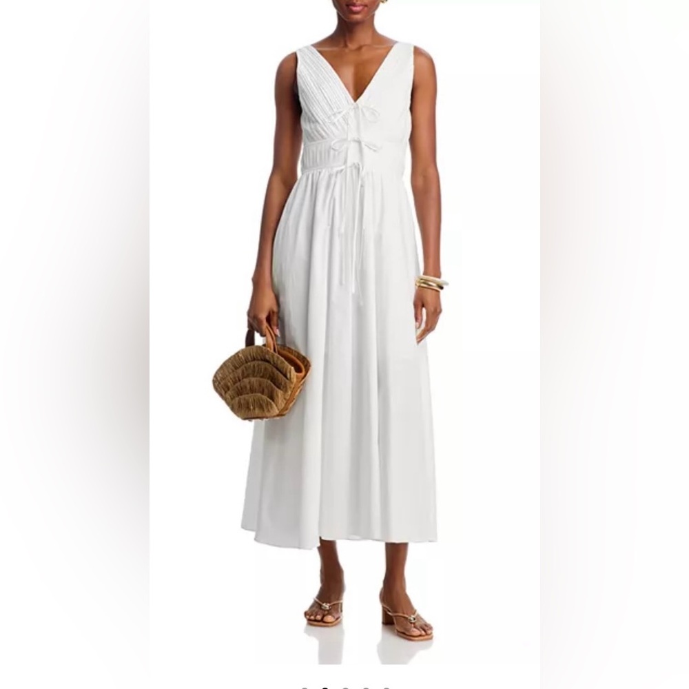 NWOT Moon River V neck tie front midi dress